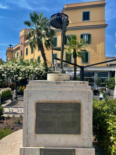 Monument in Nettuno dedicated to the 34th "Red Bull" Infantry Division during WWII. The Italians, all over Italy, are very keen on honoring the Americans for liberating them from Nazi domination during WWII, especially in the areas where actual combat occurred.. "Never forget."