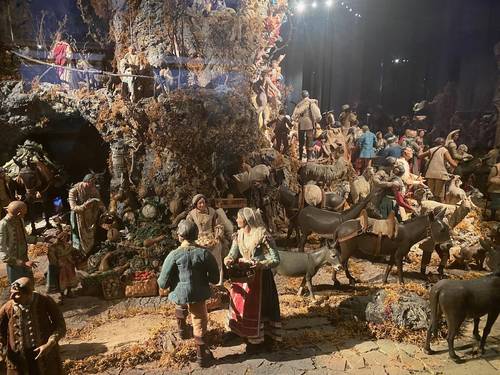 One of the many intricate miniatures of community life in the era of the Royal Palace. (mid 1700s)