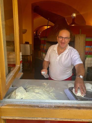 Our  Sorrento guide, Hugo, said that the sign of a good, authentic pizzeria, is a wood burning oven -- NOT electric!